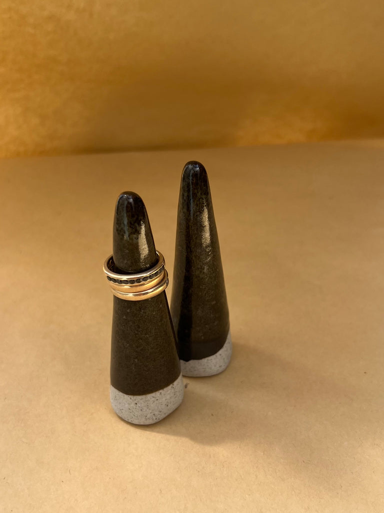 Ceramic Ring Holder - Black Olive