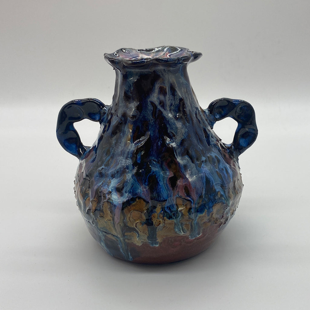 Short vase with decorative handles