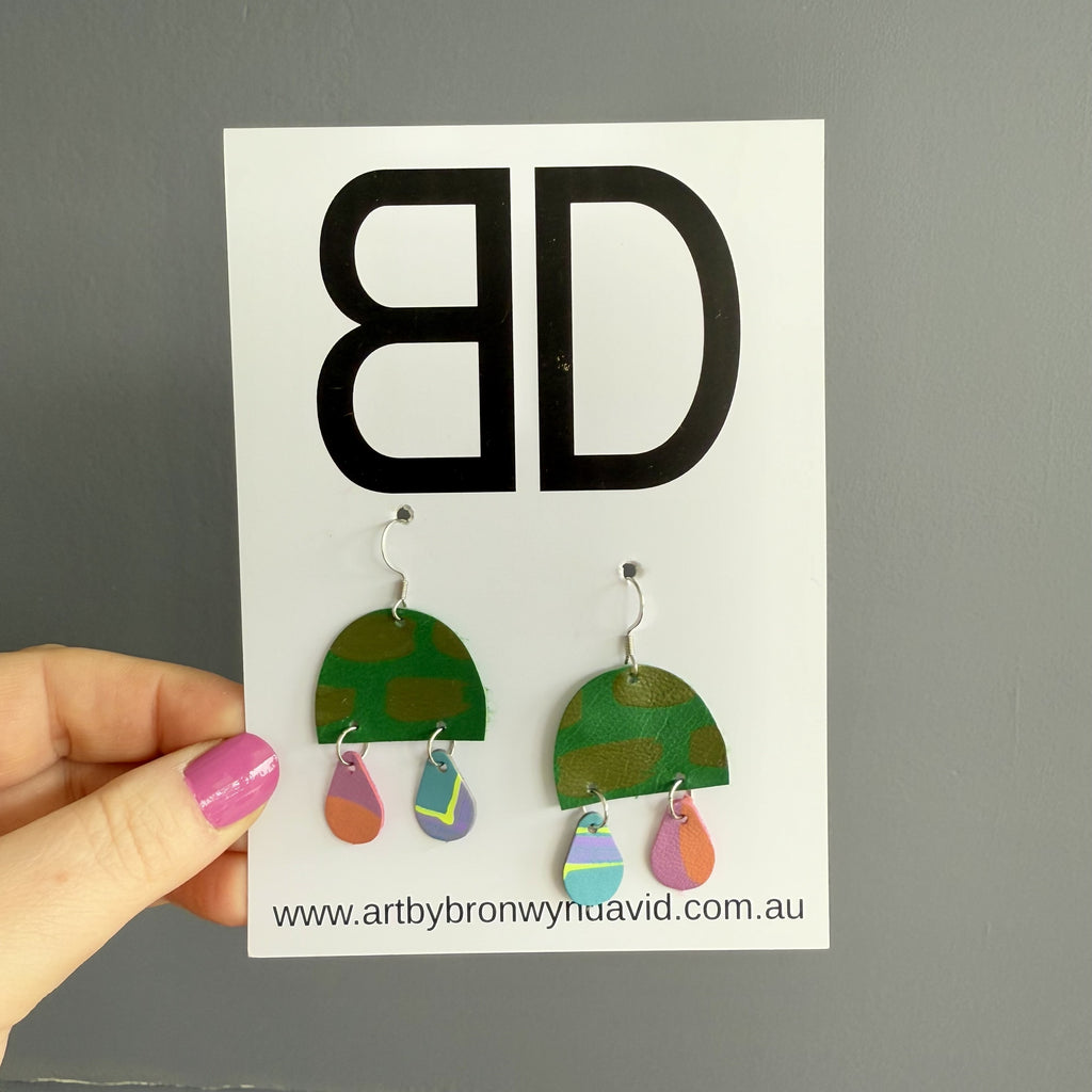 Small Arch Drops Earrings